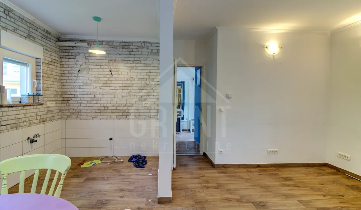 batch_IMG_5695_6_7_8_9